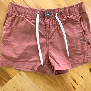 Vuori shorts salmon pink small